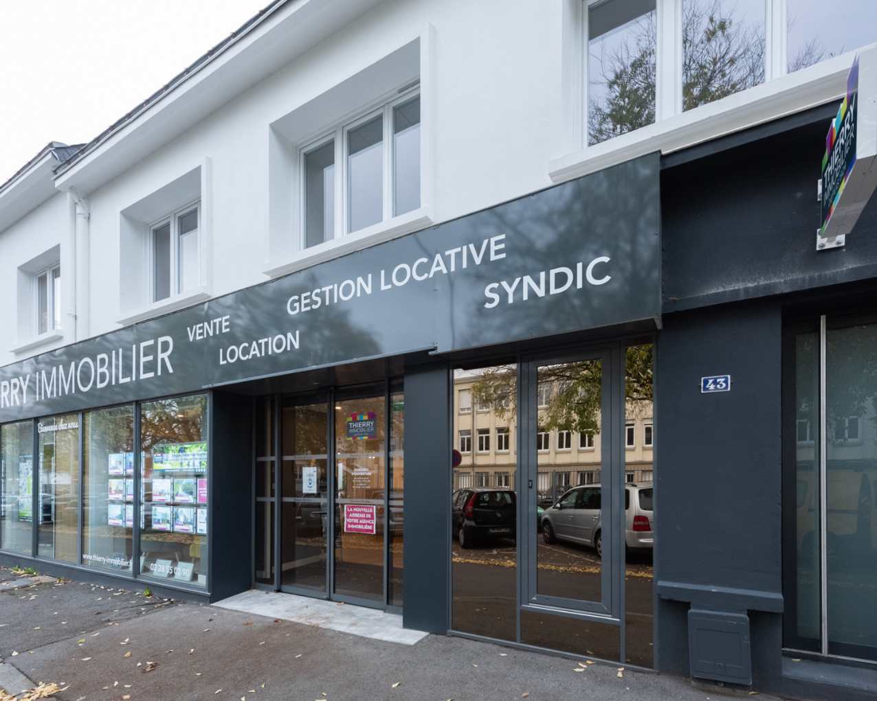 facade agence immobiliere thierry immobilier en centre ville transaction nantes renovation 5x4